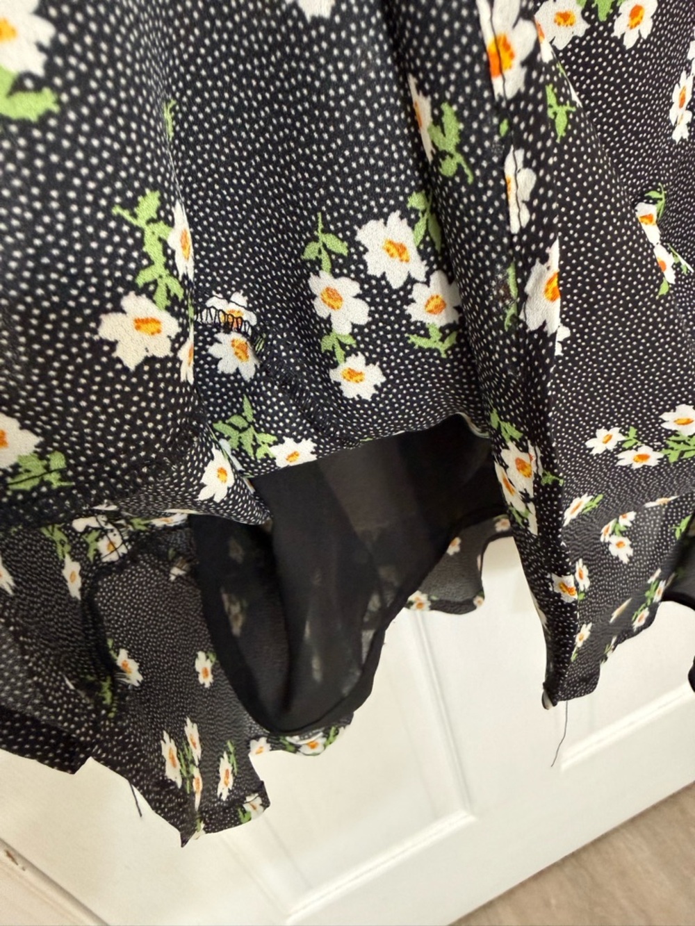 NWT Altar’d State Black Daisy Floral Ruffle Mini Dress Tie Waist Size Large - Picture 13 of 16